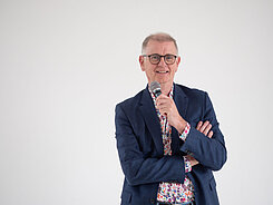 Greg Bond Moderation